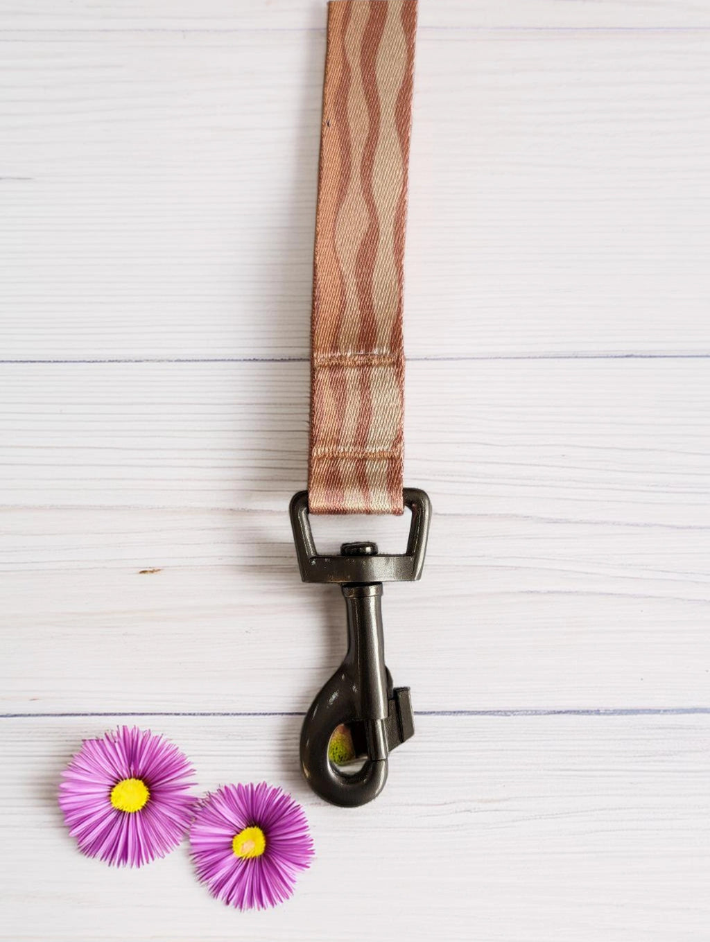 Thunder Tails Elite Nylon Printed Leash- Rose Gold Stripes